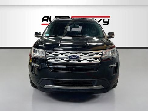 Used 2018 Ford Explorer Limited AWD/4WD image 2