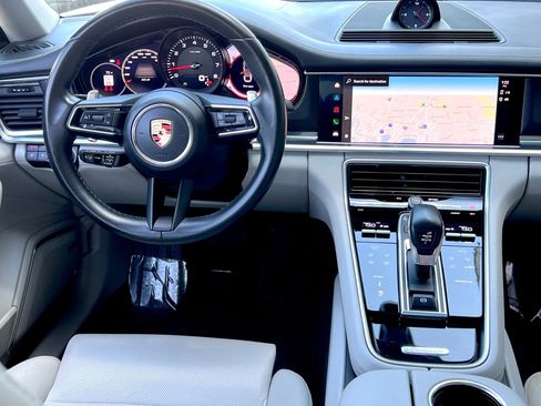Used 2023 Porsche Panamera 4 Platinum Edition AWD/4WD image 28