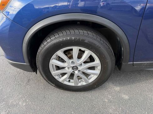 Used 2017 Nissan Rogue SV image 13