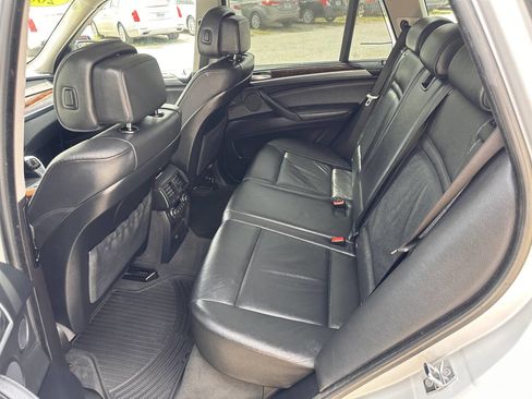 Used 2009 BMW X5 xDrive48i image 18