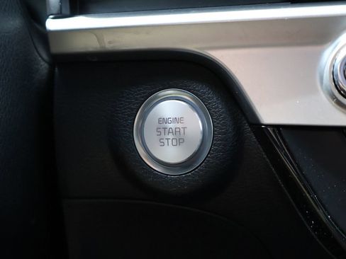 Used 2025 Kia Telluride S FWD image 33