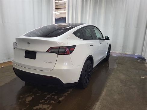 Used 2021 Tesla Model Y Long Range AWD/4WD image 10