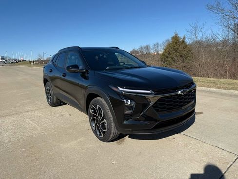 New 2026 Chevrolet Trax RS w/ Sunroof Package image 1