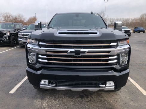 Used 2022 Chevrolet Silverado 2500 High Country image 2