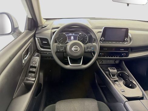 Used 2024 Nissan Rogue SV FWD image 24