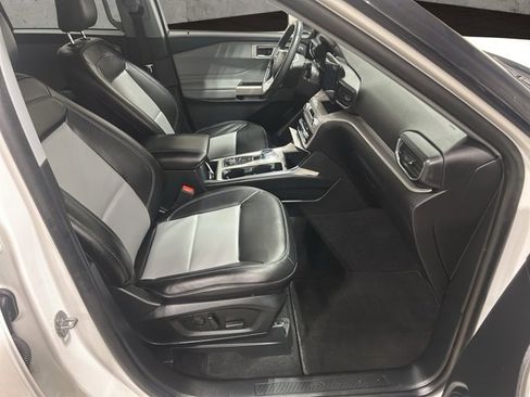 Used 2023 Ford Explorer XLT w/ Equipment Group 202A image 19