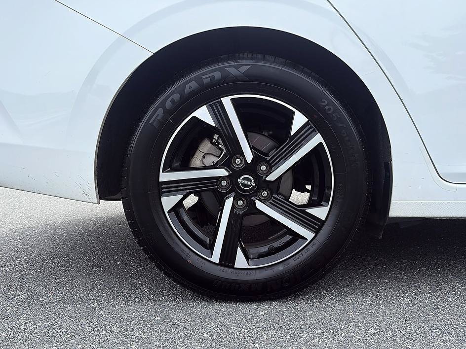 Certified 2025 Nissan Sentra SV FWD image 11