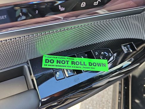 New 2024 BMW i7 xDrive60 image 19