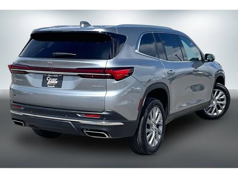 Used 2025 Buick Enclave Preferred AWD/4WD image 6