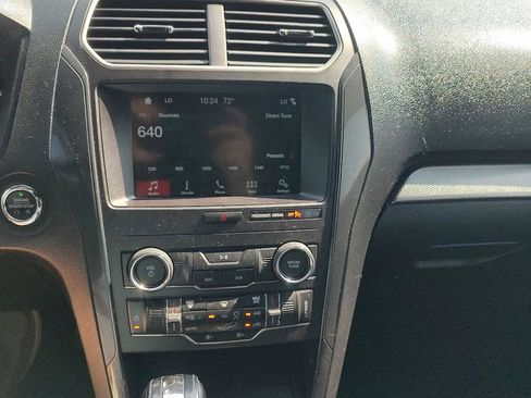 Used 2018 Ford Explorer XLT w/ Equipment Group 201A FWD image 14