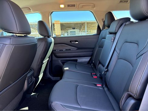 New 2026 Nissan Pathfinder SL FWD image 20
