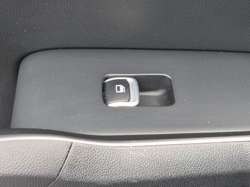 Used 2024 Kia Sorento S FWD image 29