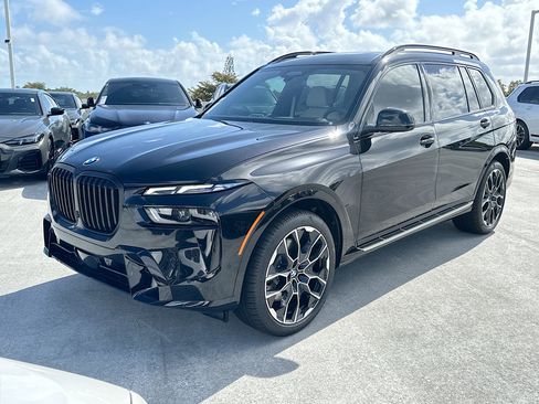 New 2026 BMW X7 xDrive40i w/ M Sport Package image 3