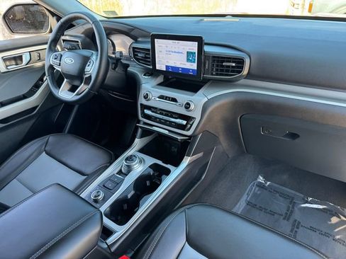 Used 2023 Ford Explorer XLT w/ Equipment Group 202A AWD/4WD image 20
