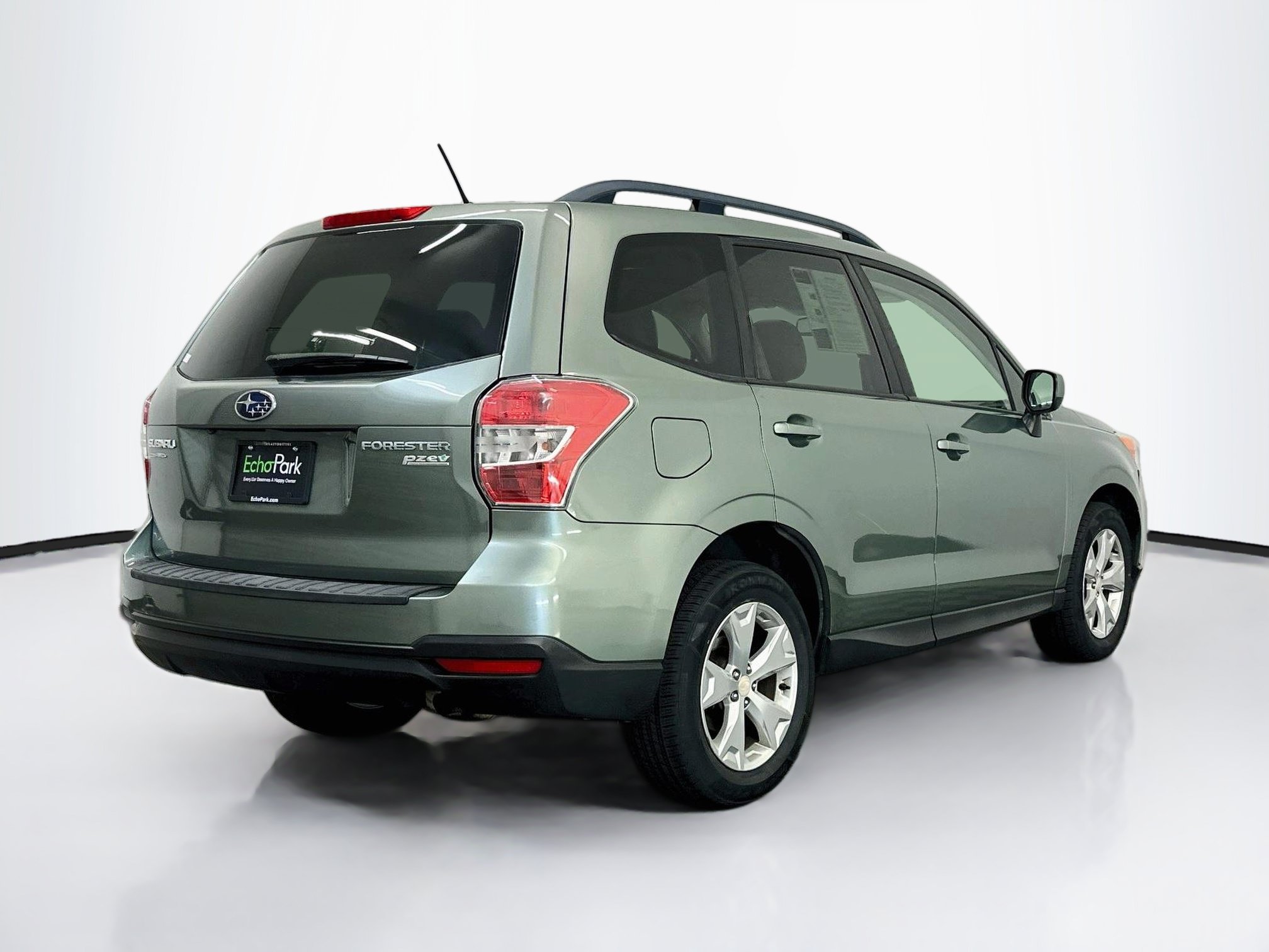 Used 2015 Subaru Forester 2.5i Premium w/ All-Weather Package AWD/4WD image 9