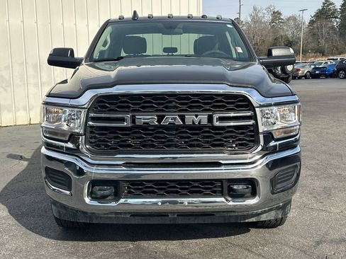 Used 2019 RAM 3500 Tradesman w/ Chrome Appearance Group image 3