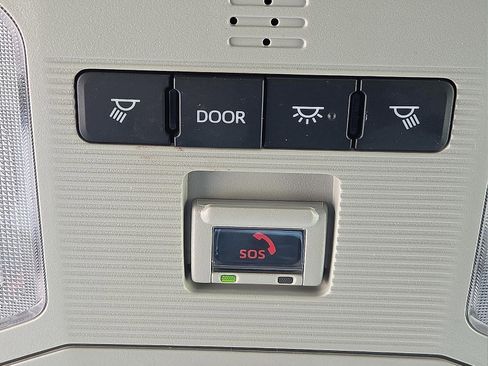 Used 2025 Toyota RAV4 XLE image 22