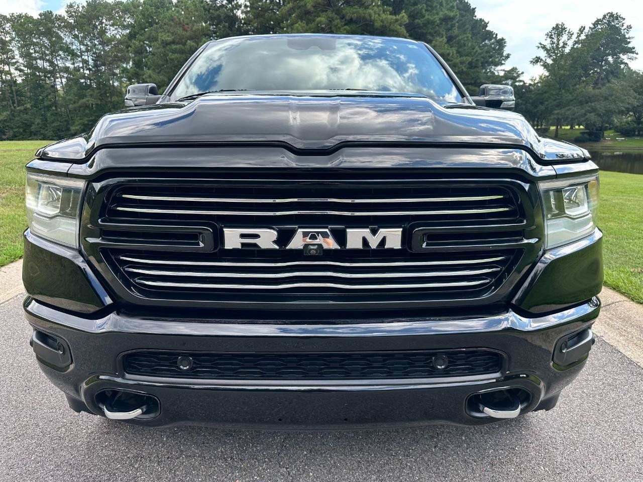Used 2023 RAM 1500 Laramie AWD/4WD image 2