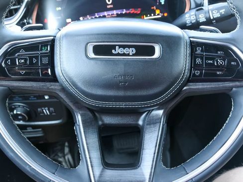 Used 2023 Jeep Grand Cherokee Overland AWD/4WD image 22