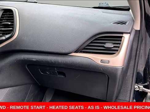 Used 2018 Jeep Cherokee Latitude w/ Altitude Package AWD/4WD image 24