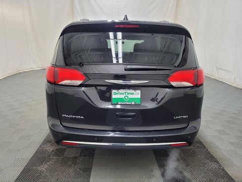 Used 2018 Chrysler Pacifica Limited image 6