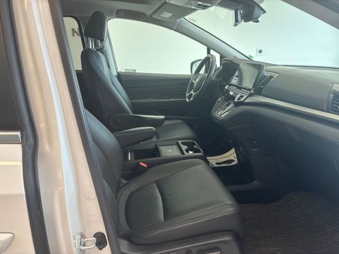 Certified 2025 Honda Odyssey EX-L image 6