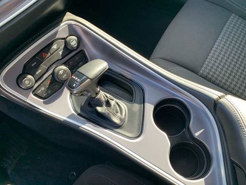 Used 2019 Dodge Challenger SXT image 28