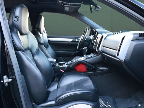 Used 2013 Porsche Cayenne GTS AWD/4WD image 23