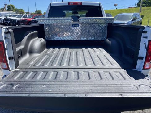 Used 2019 RAM 1500 Tradesman w/ Chrome Appearance Group RWD image 8