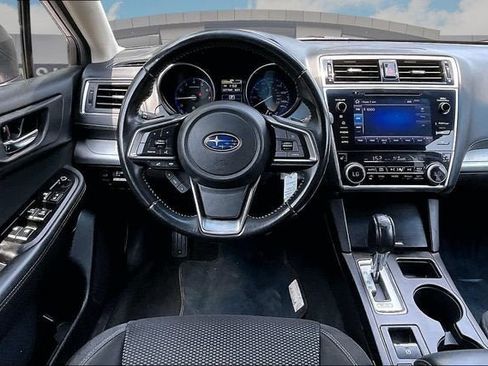 Used 2018 Subaru Outback 2.5i Premium AWD/4WD image 5
