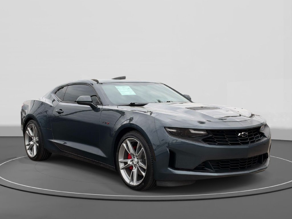 Used 2022 Chevrolet Camaro LT w/ Technology Package RWD image 4
