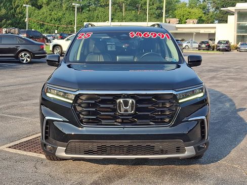 Used 2025 Honda Pilot Elite image 2