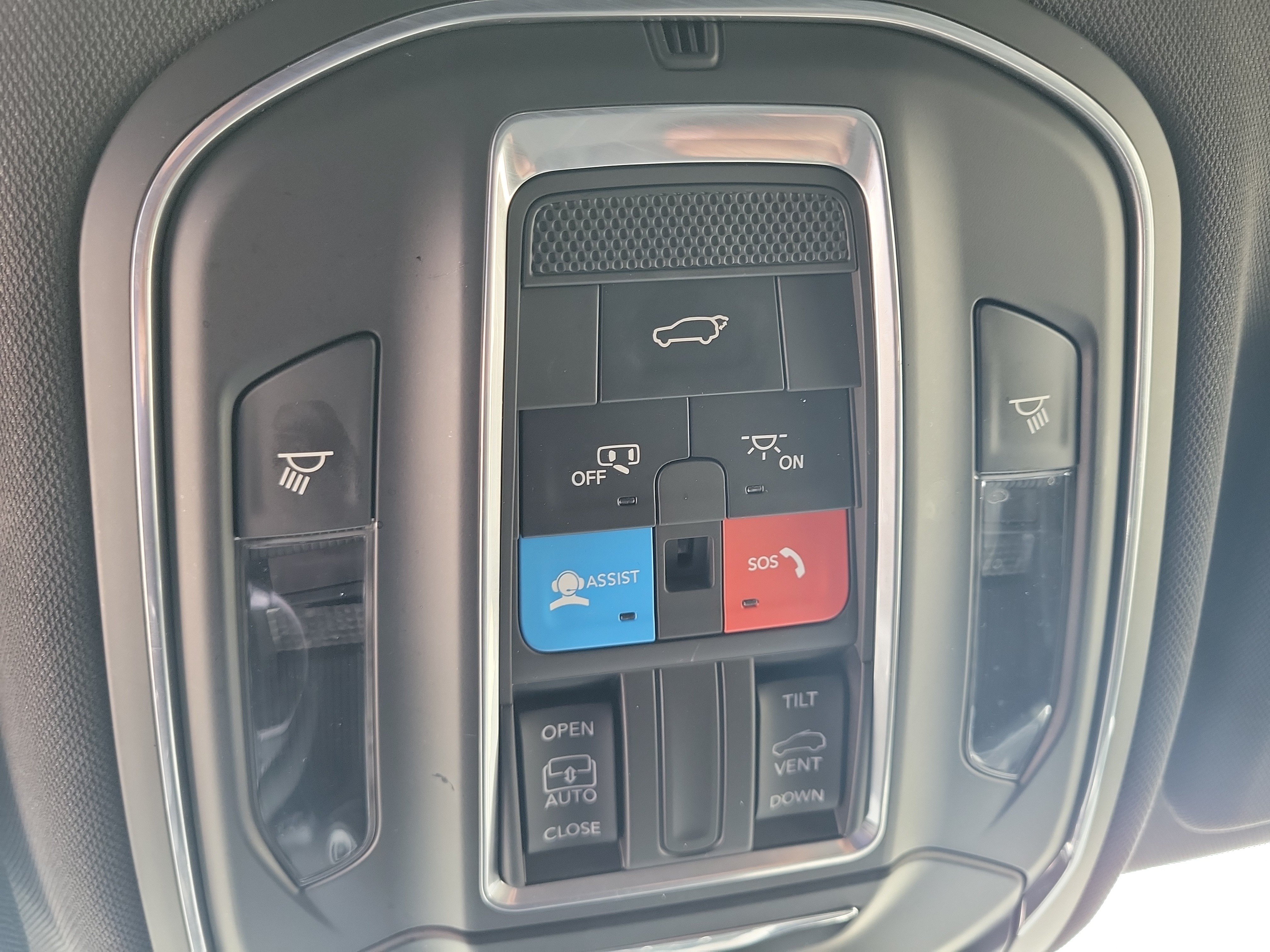 Used 2024 Jeep Grand Cherokee Altitude RWD image 28