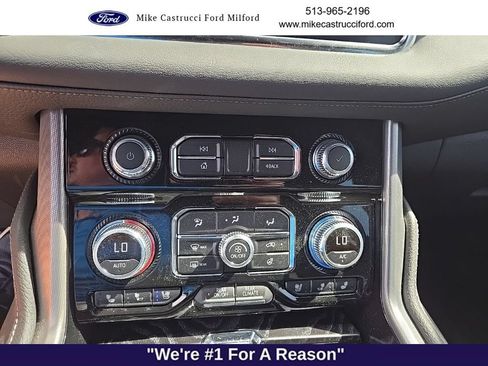 Used 2024 GMC Yukon Denali w/ Advanced Technology Package AWD/4WD image 9