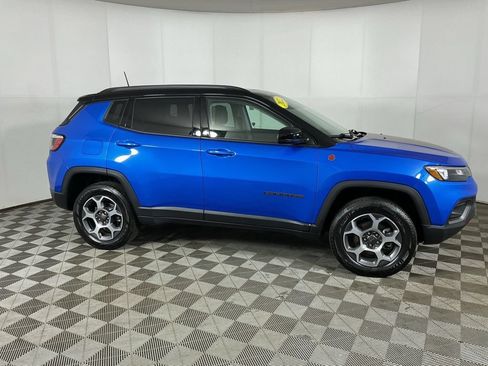 Used 2022 Jeep Compass Trailhawk w/ Sun and Sound Group AWD/4WD image 18