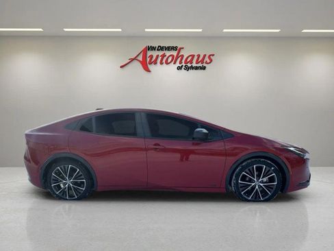 Used 2023 Toyota Prius XLE image 8