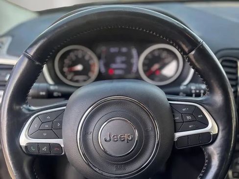 Used 2020 Jeep Compass Latitude w/ Cold Weather Group AWD/4WD image 17