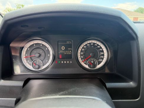 Used 2015 RAM 1500 Express RWD image 16