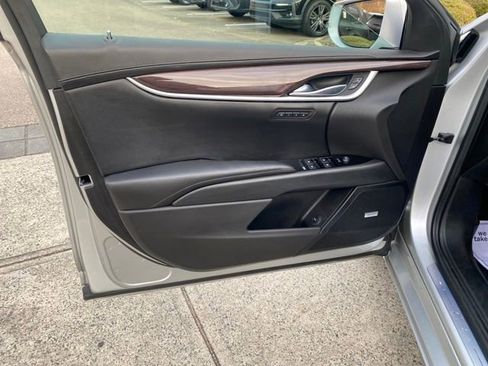 Used 2015 Cadillac XTS Luxury w/ Driver Awareness Package image 19