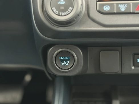 Used 2025 Ford Maverick Lobo image 35