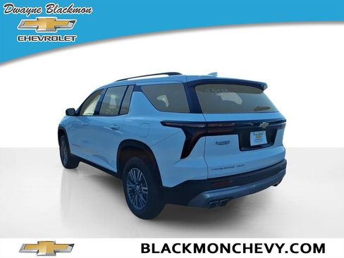 Used 2025 Chevrolet Traverse LT AWD/4WD image 5