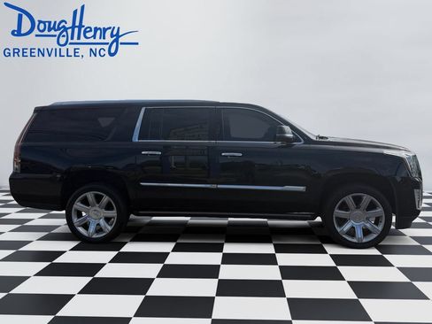 Used 2020 Cadillac Escalade ESV Premium Luxury AWD/4WD image 6