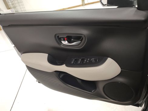 New 2026 Honda HR-V LX image 9