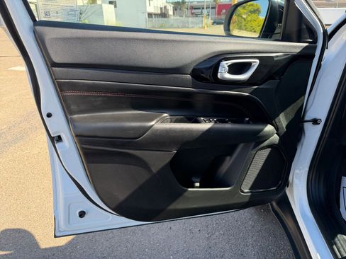 Used 2025 Jeep Compass Trailhawk w/ Trailer Tow Group image 20