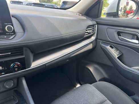 Used 2025 Nissan Rogue SV FWD image 37