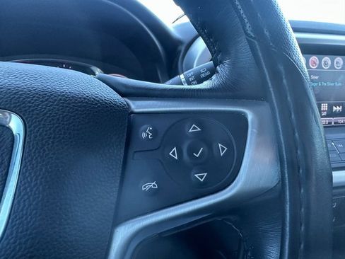 Used 2017 GMC Acadia SLT image 37