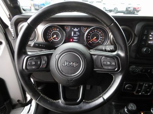 Used 2020 Jeep Wrangler Unlimited Freedom Edition image 32