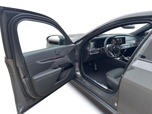 New 2026 BMW 740i xDrive image 19
