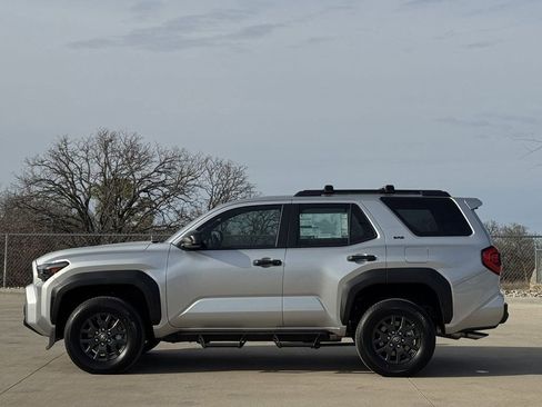 Used 2026 Toyota 4Runner SR5 image 3