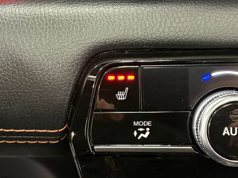 Used 2025 Honda Pilot TrailSport image 29